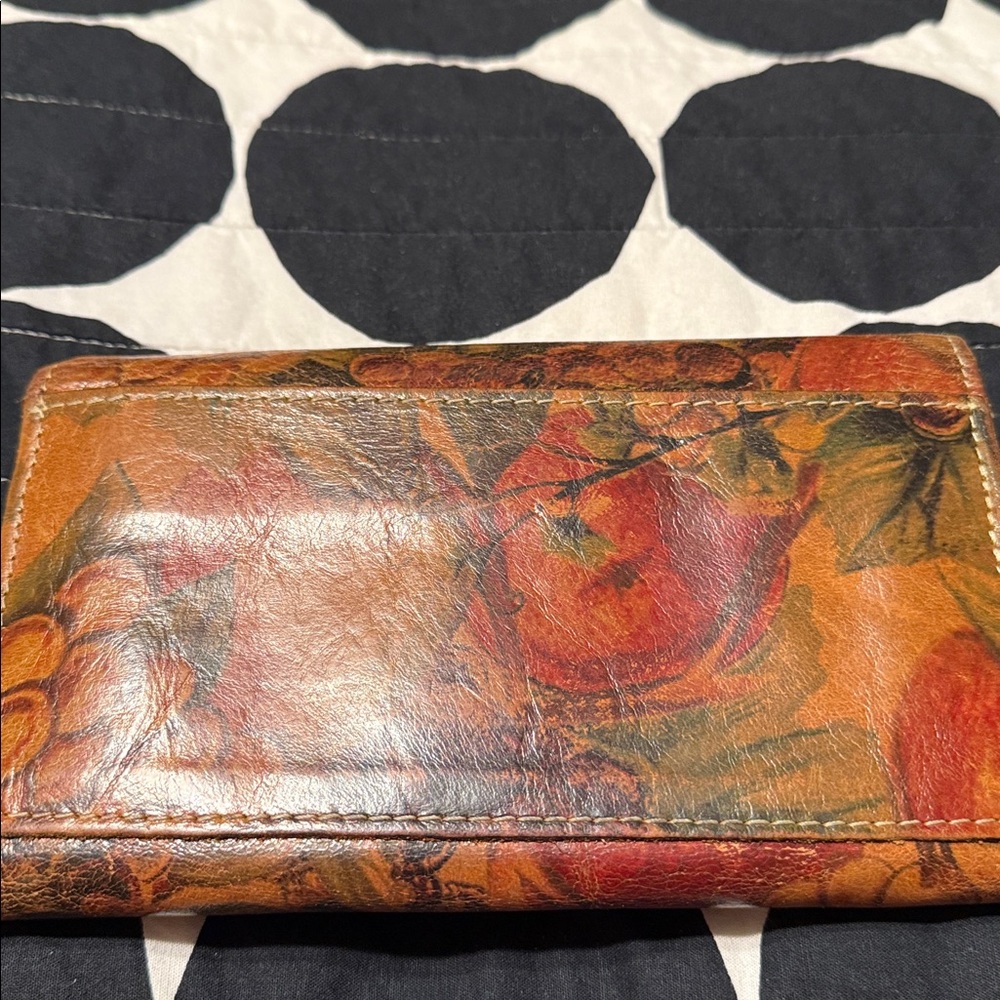 Vintage Floral Leather Clutch - Picture 6 of 6